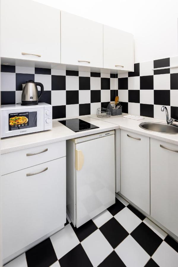 Bv Apartments Black And White إلفيف المظهر الخارجي الصورة