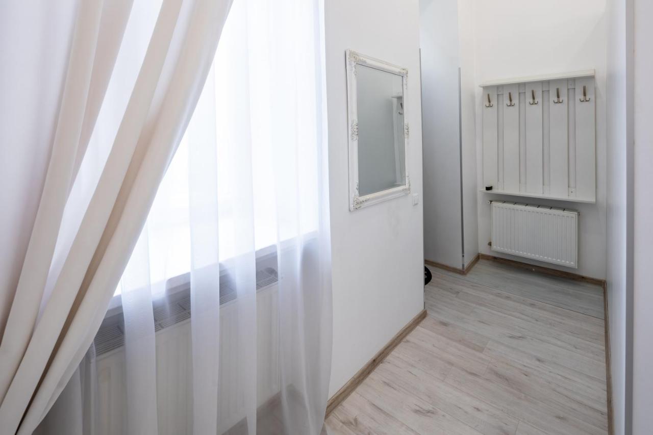 Bv Apartments Black And White إلفيف المظهر الخارجي الصورة