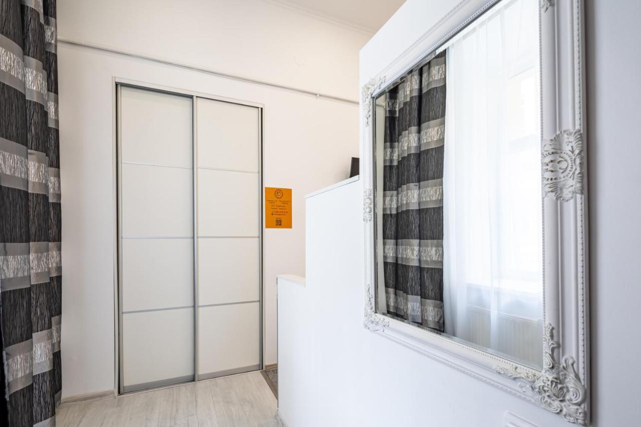 Bv Apartments Black And White إلفيف المظهر الخارجي الصورة