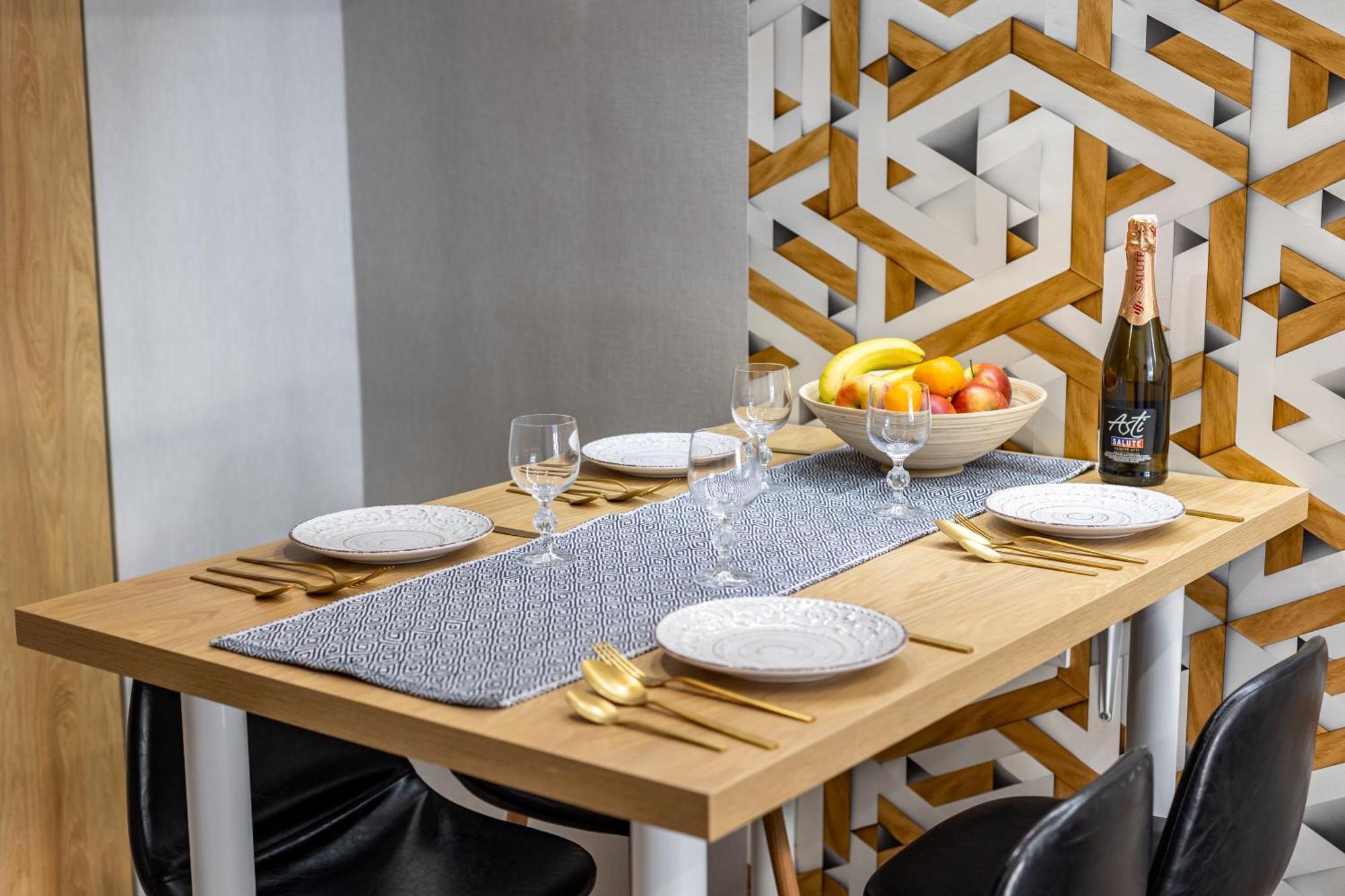 Bv Apartments Black And White إلفيف المظهر الخارجي الصورة