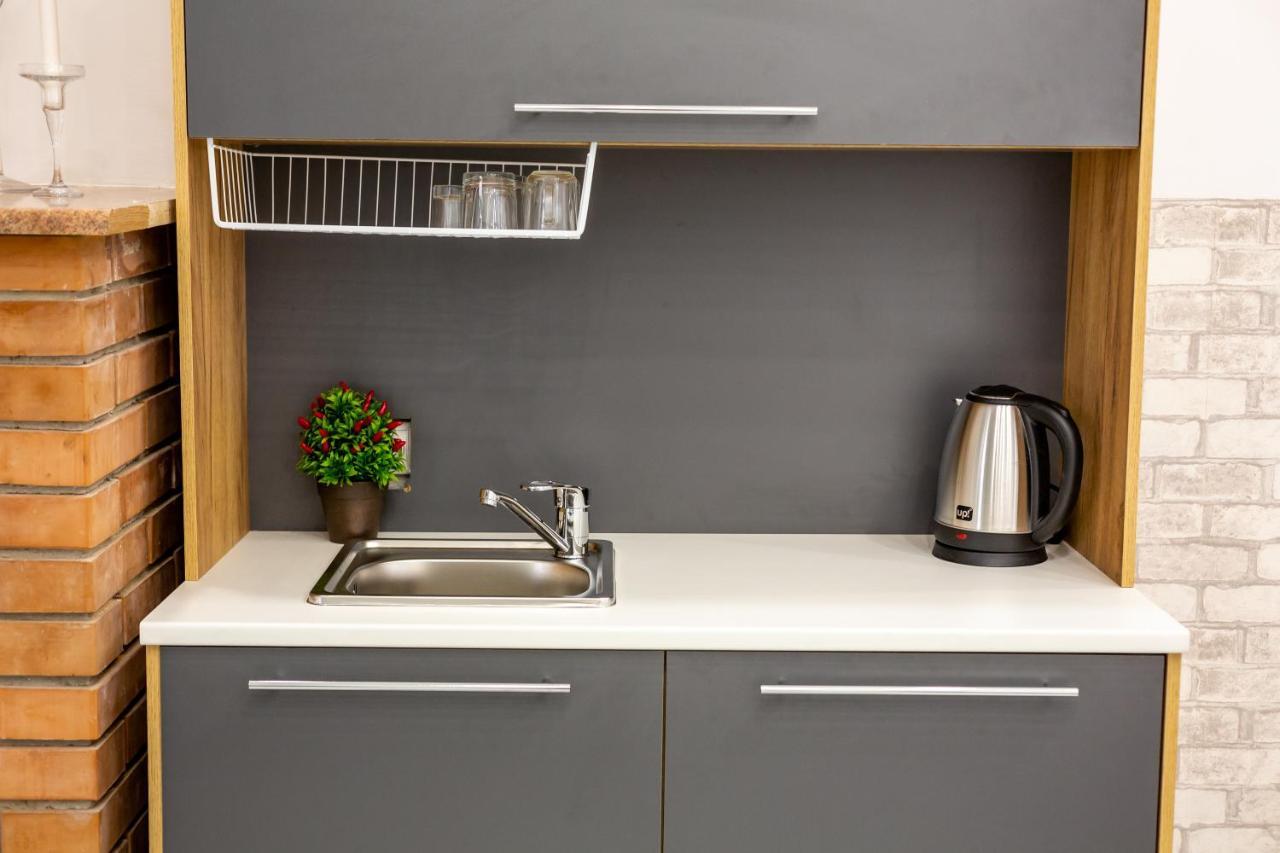 Bv Apartments Black And White إلفيف المظهر الخارجي الصورة