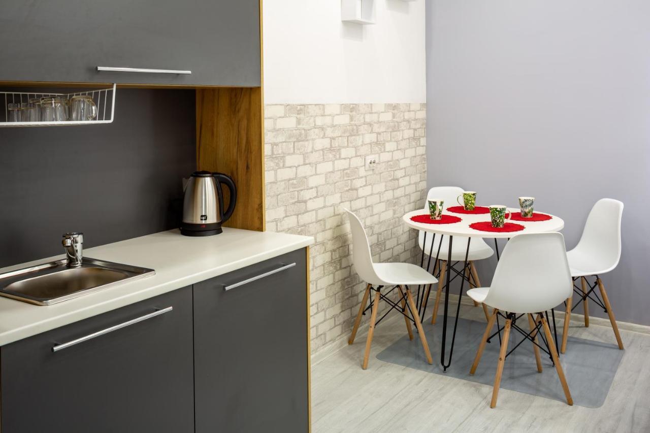 Bv Apartments Black And White إلفيف المظهر الخارجي الصورة